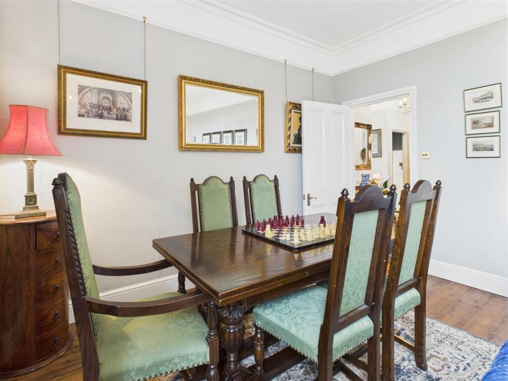 Dining Area 2.jpg
