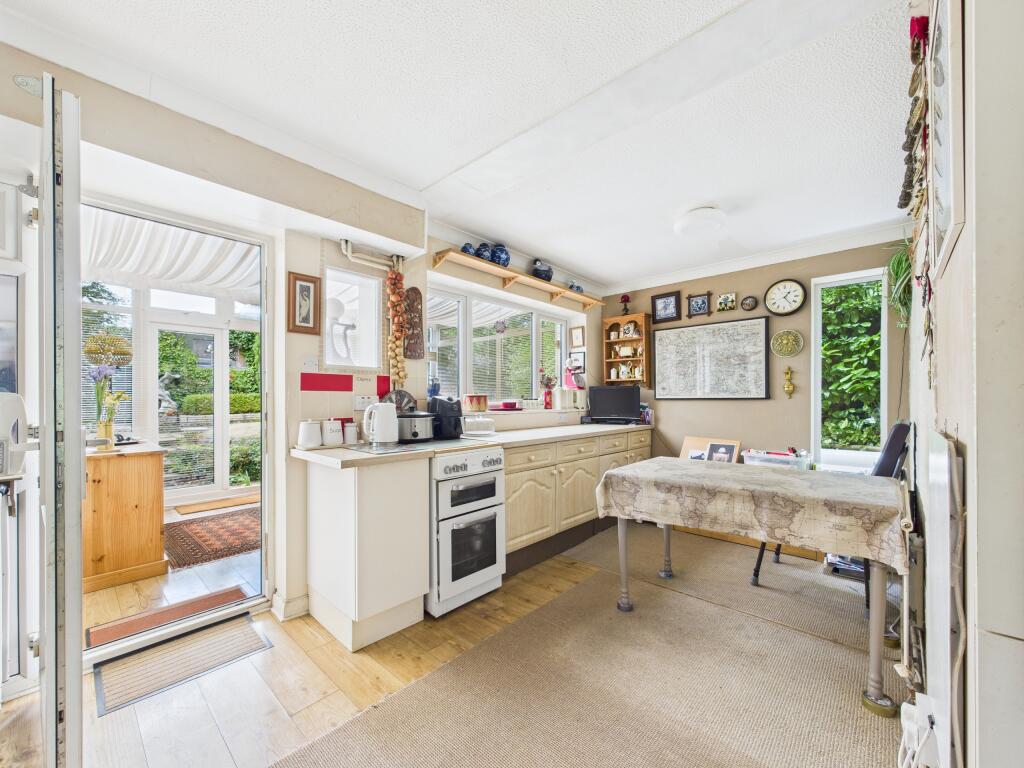 CAM01354G0-PR0566-STILL007