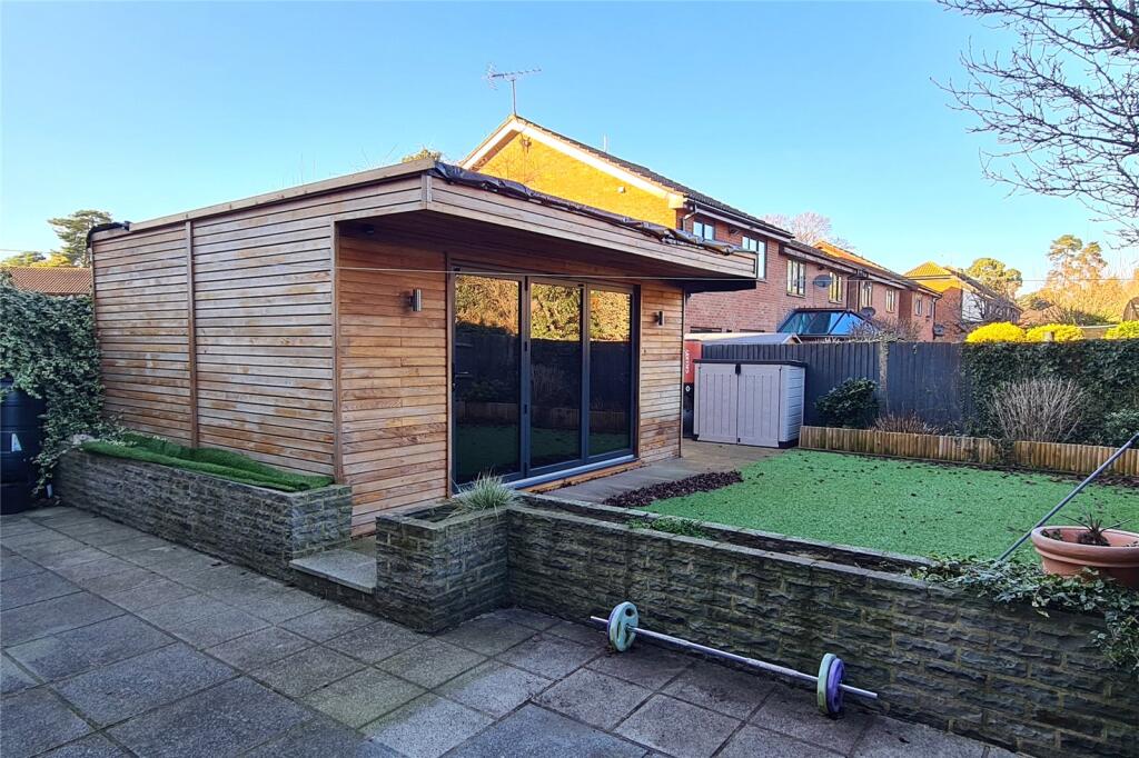 Cheylesmore Drive, Frimley, Camberley, Surrey, GU16