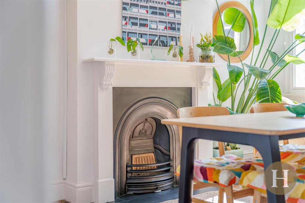 Hadleigh Estate Agents-19.jpg