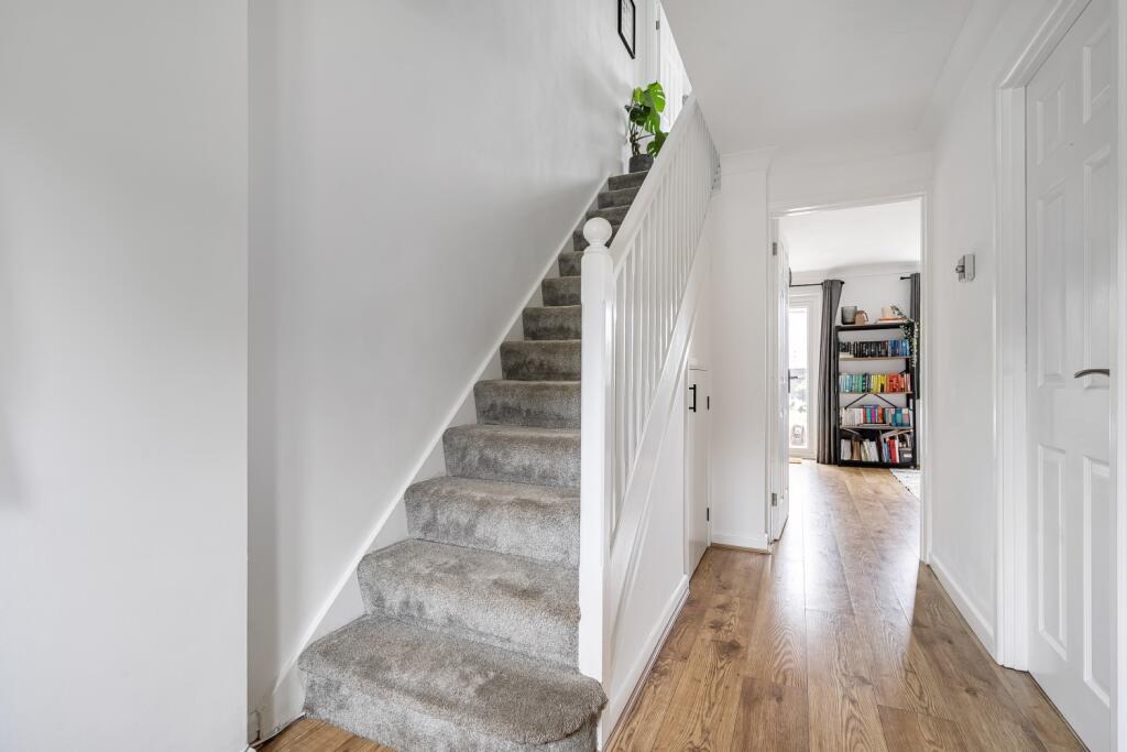 1310772-10-684ca803b9bf7