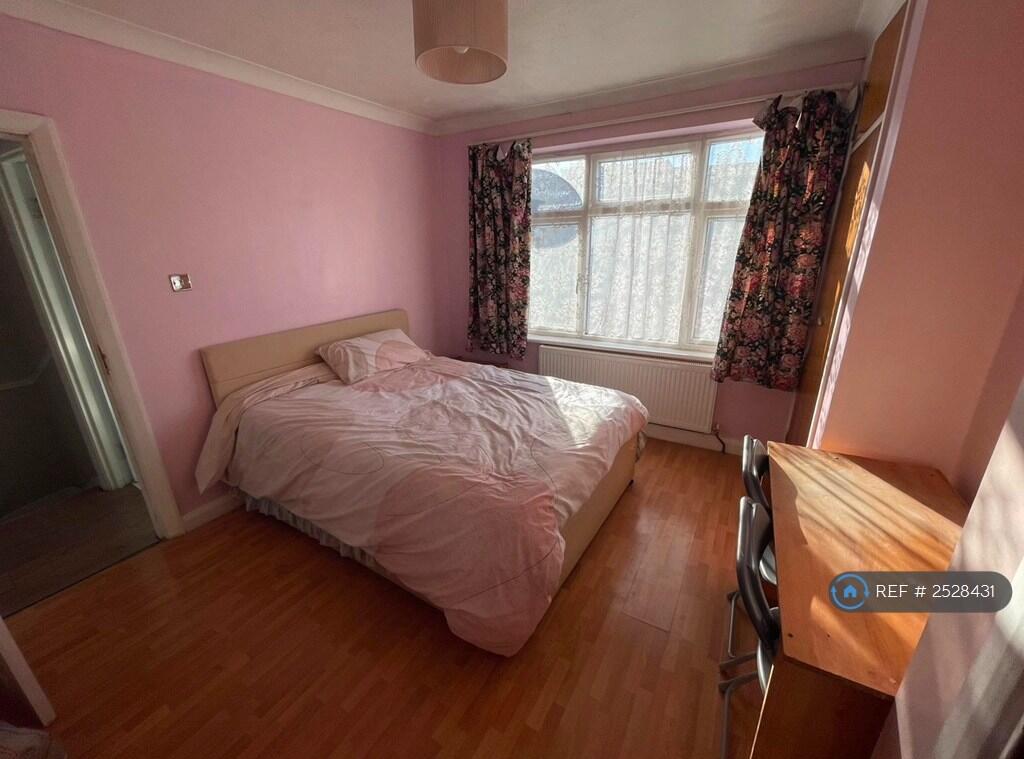 Two People £900.00 Non Baby ,Non Tummy Baby. 