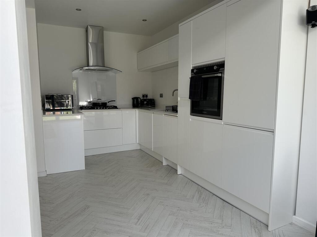 Modern Open Plan Kitchen