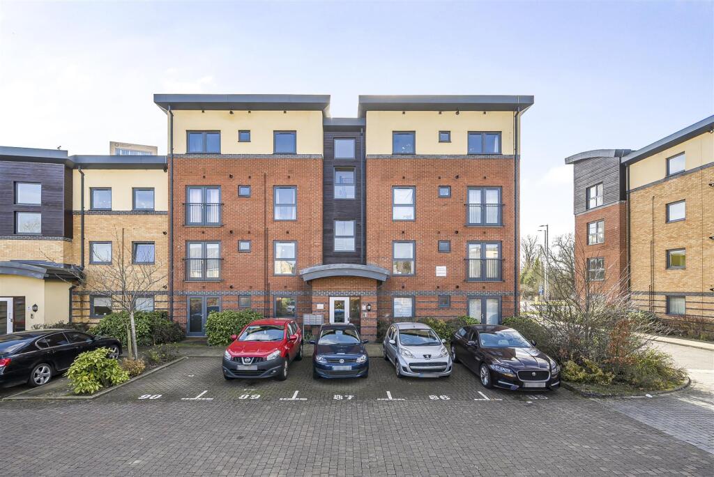 Fountain Court - Front.jpg