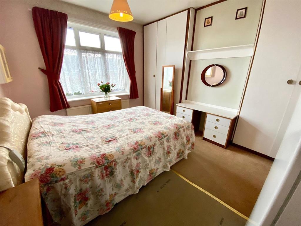 kitson hill road 34 bed 2.jpg