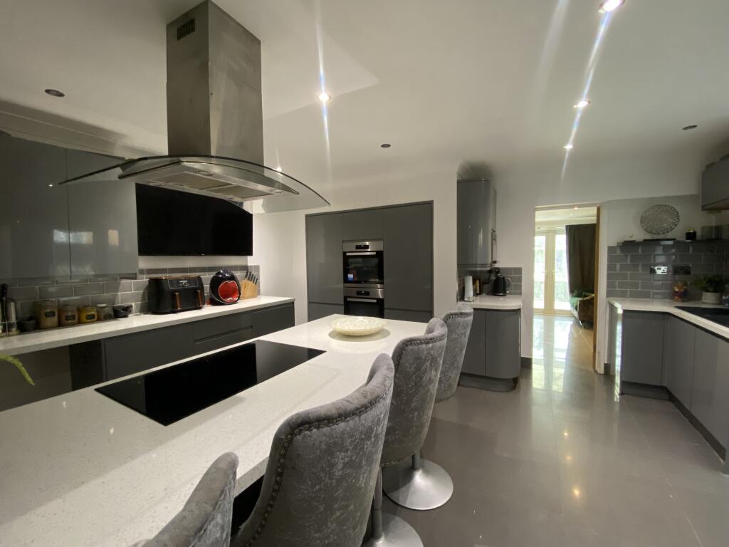 kitchen/breakfast room