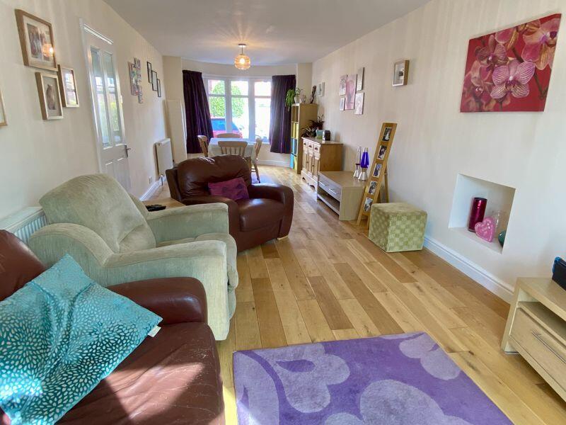 Lounge/Dining Room