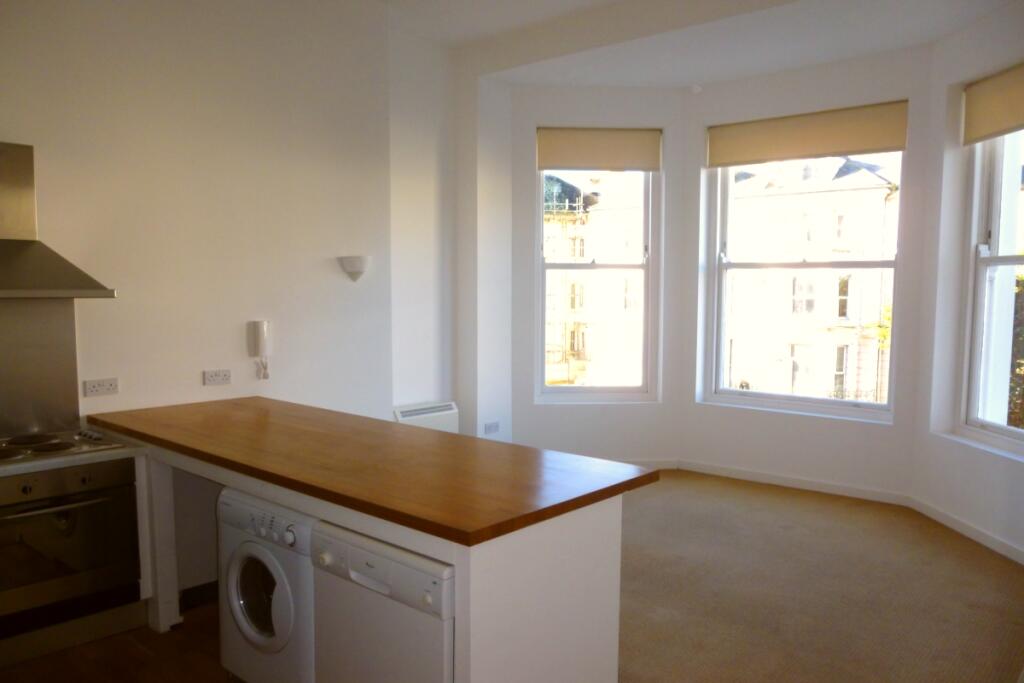 Open Plan Lounge/Kit