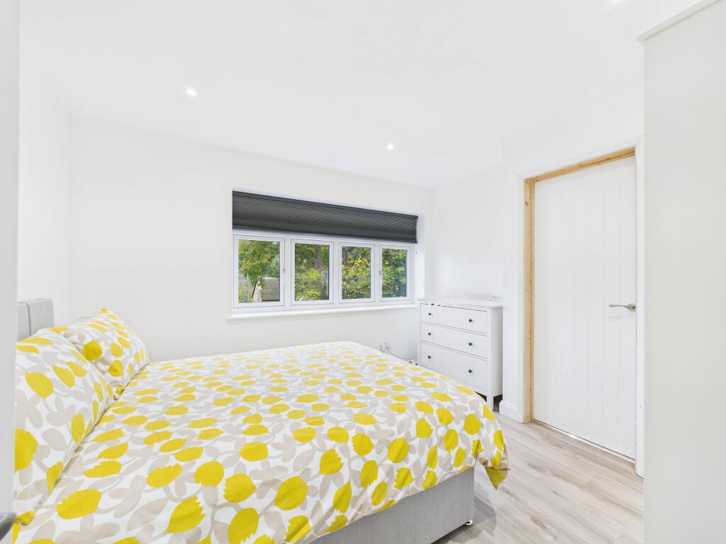 CAM01984G0-PR0530-STILL008