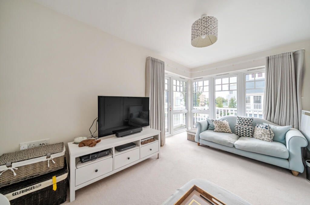 1348480-7-68b8764...