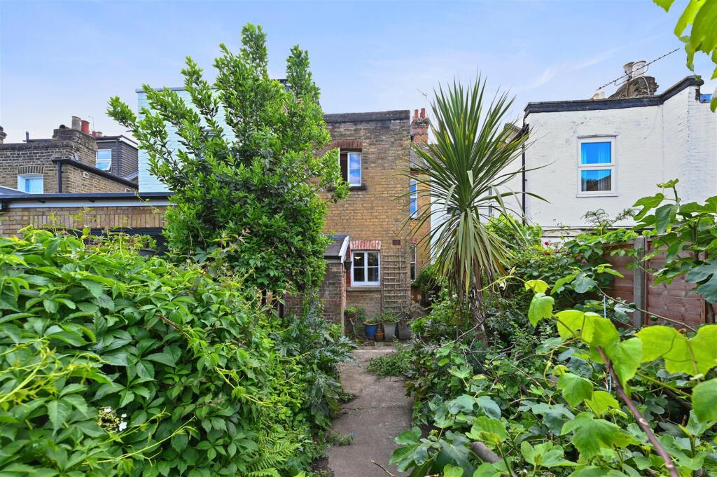 AR - Brouncker Road7.JPG