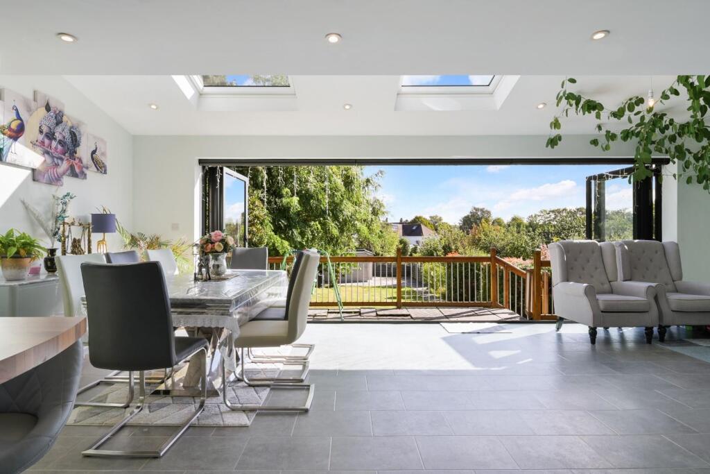 WALSINGHAM GARDENS (20).jpg