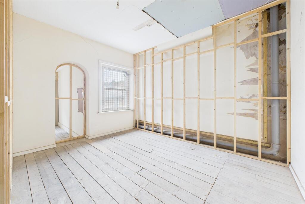 15 Eastover, Bridgwater, Somerset TA6 5AG | Freeho
