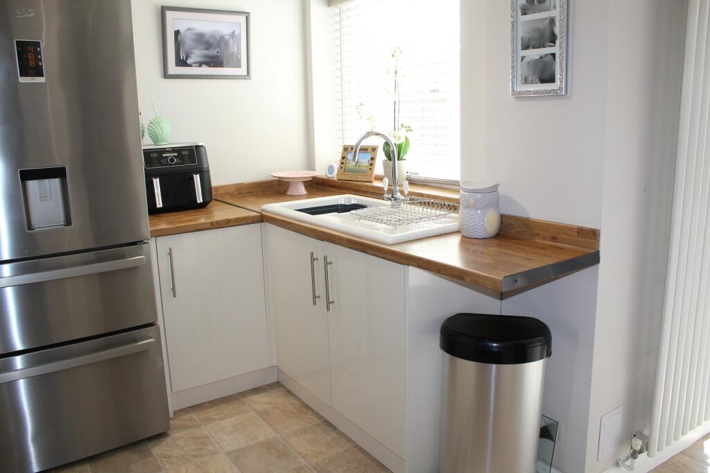 Fitted Kitchen Picture 3