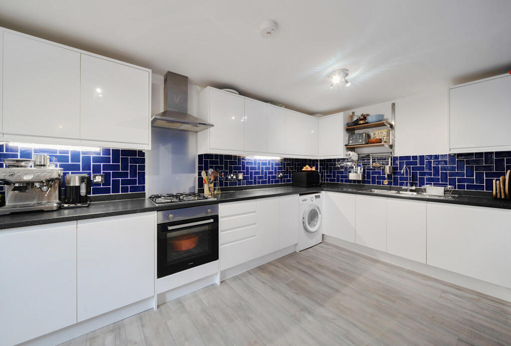 1364323-8-68e6396...