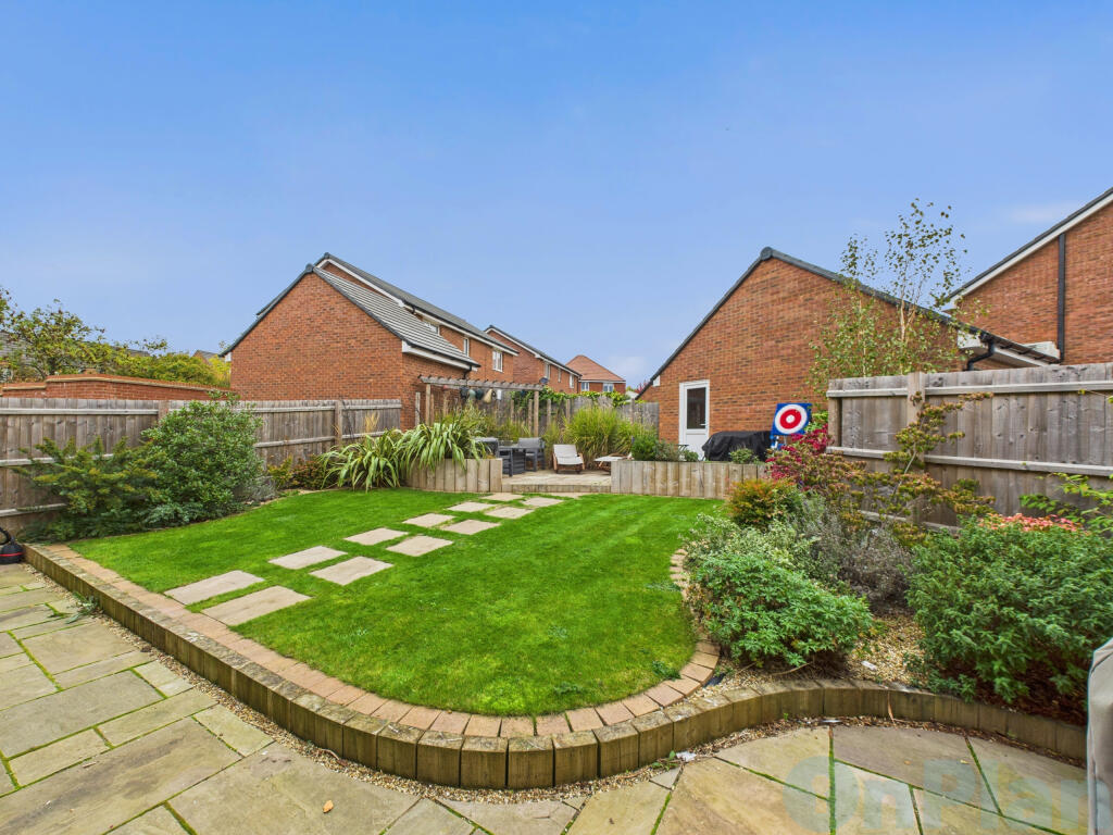 CAM04024G0-PR0038-STILL019