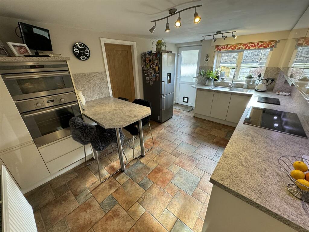 BREAKFAST KITCHEN