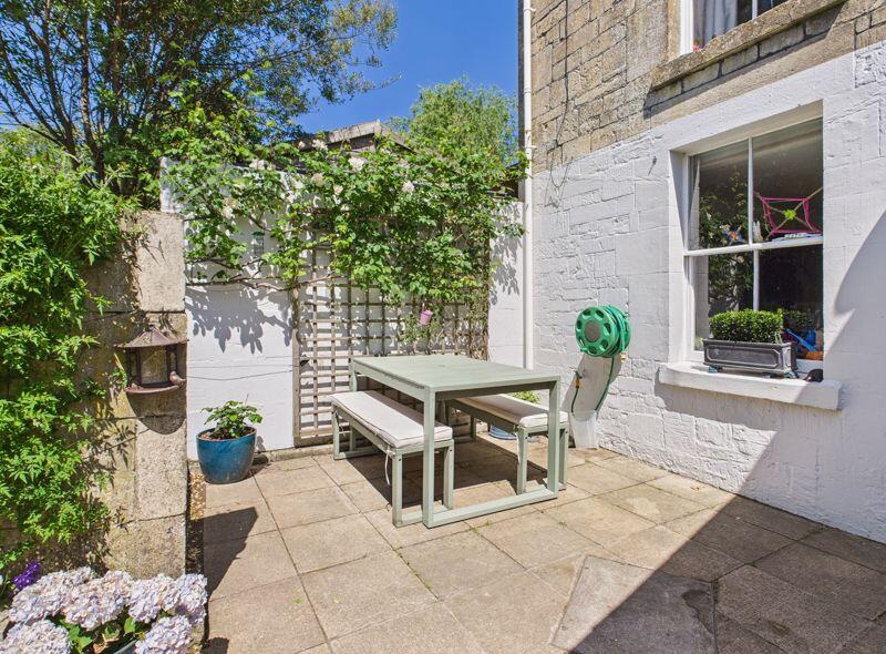 Garden to side aspect