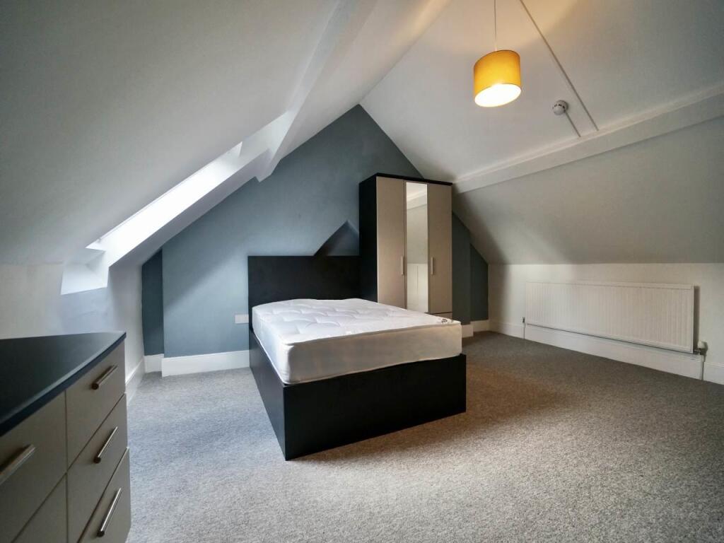 bed4.jpg