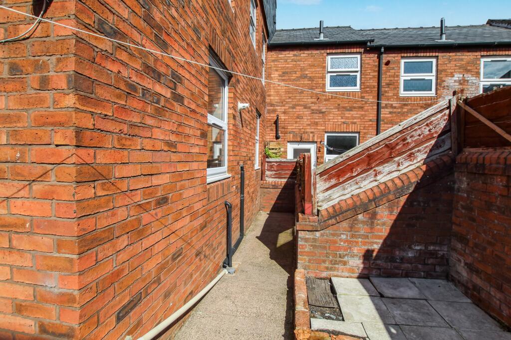 39 Coronation Street, Macclesfield, Cheshire, SK11 7PQ