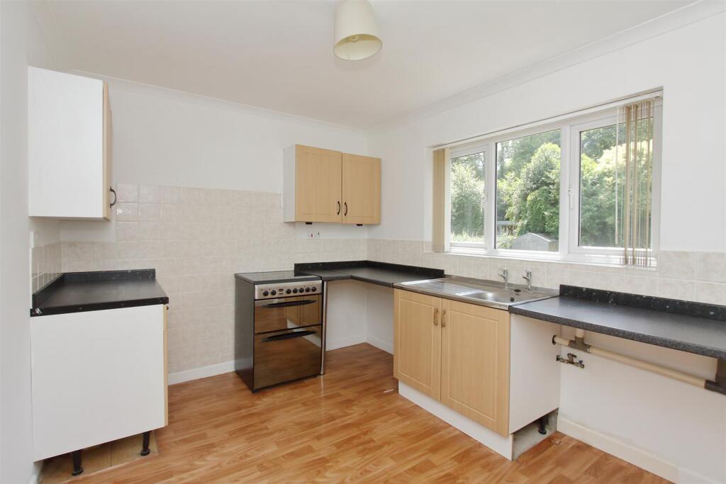 Flat 2 Church Road (5).JPG