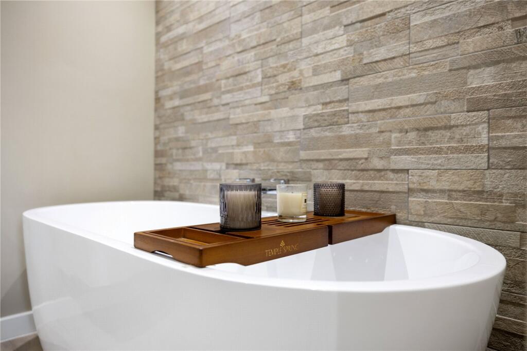 Bathtub