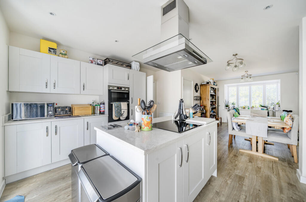 1348948-3-68beb54...