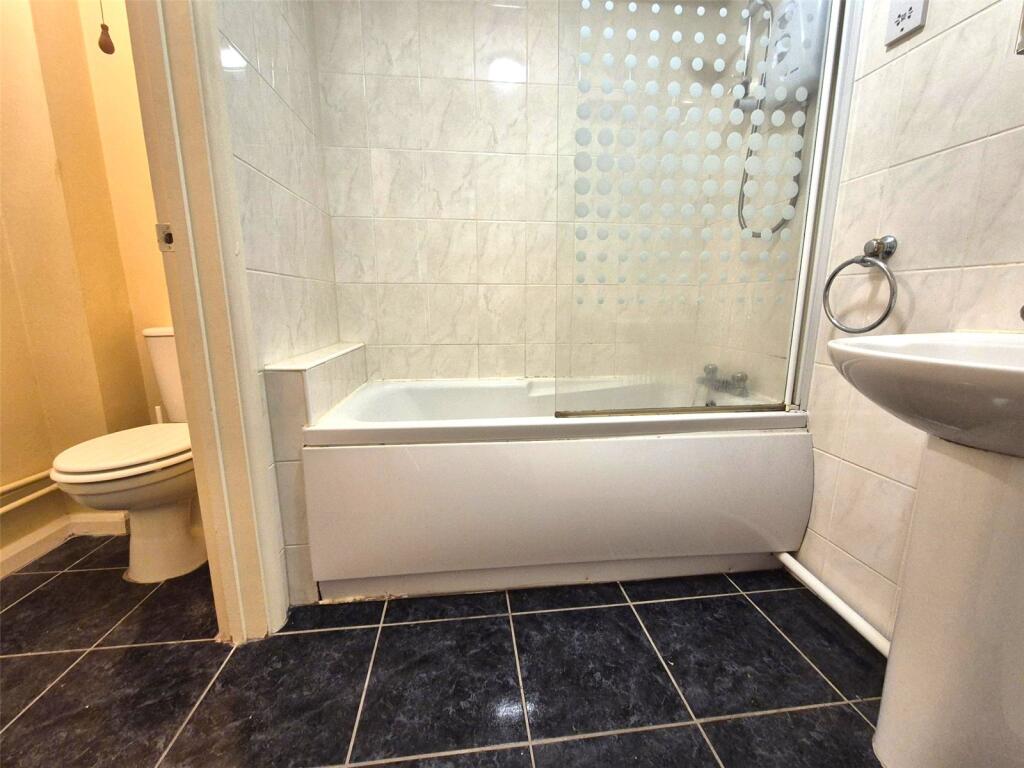 Bathroom/Sep Wc