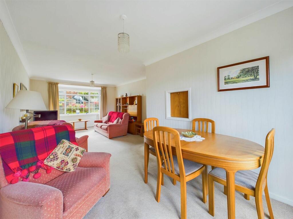 Lounge Dining Room