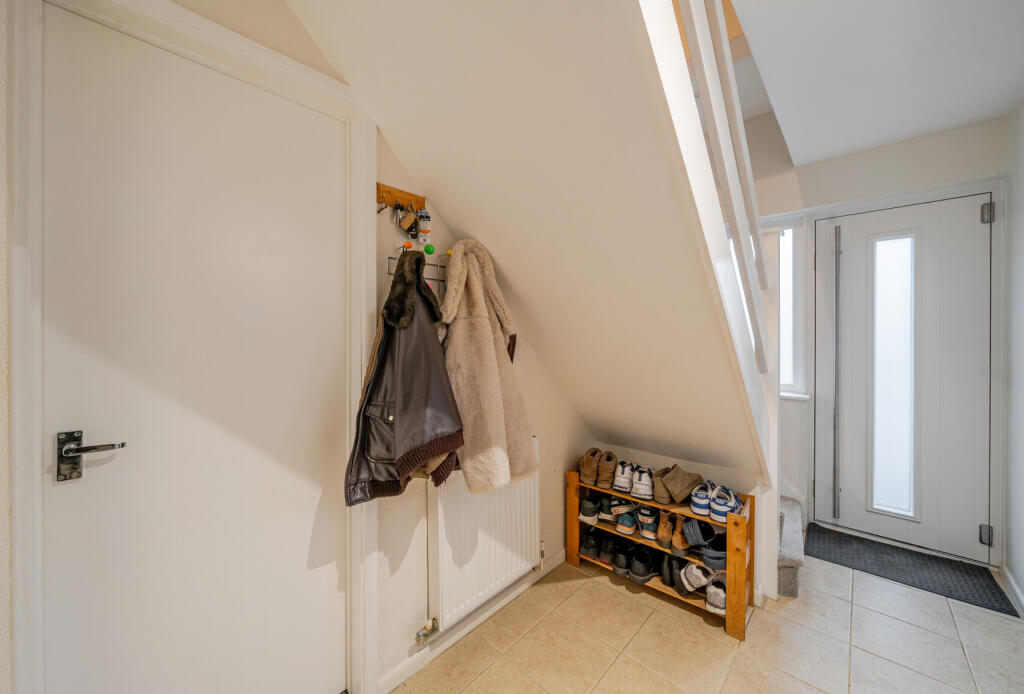 1386626-3-693ff85...