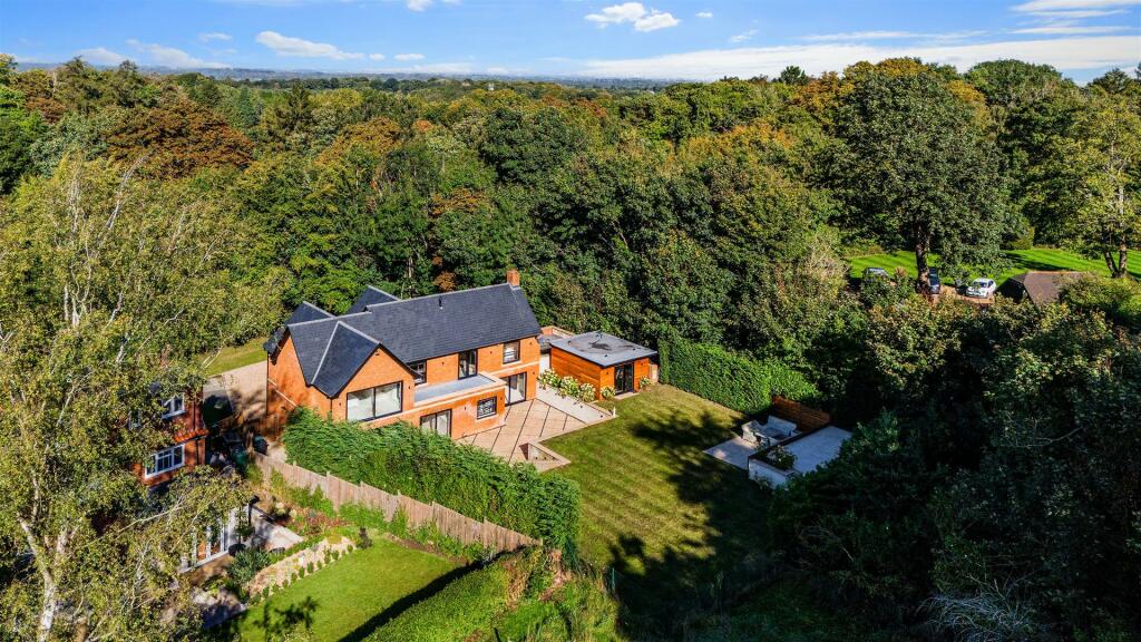 CUNLIFFE CLOSE, 1 DRONE  (11).jpg