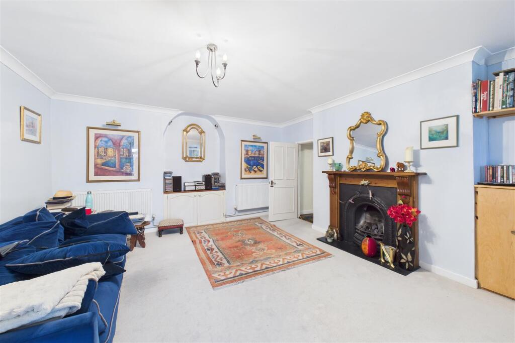 Garden Flat, 63 Newbridge Hill, Newbridge, Bath BA