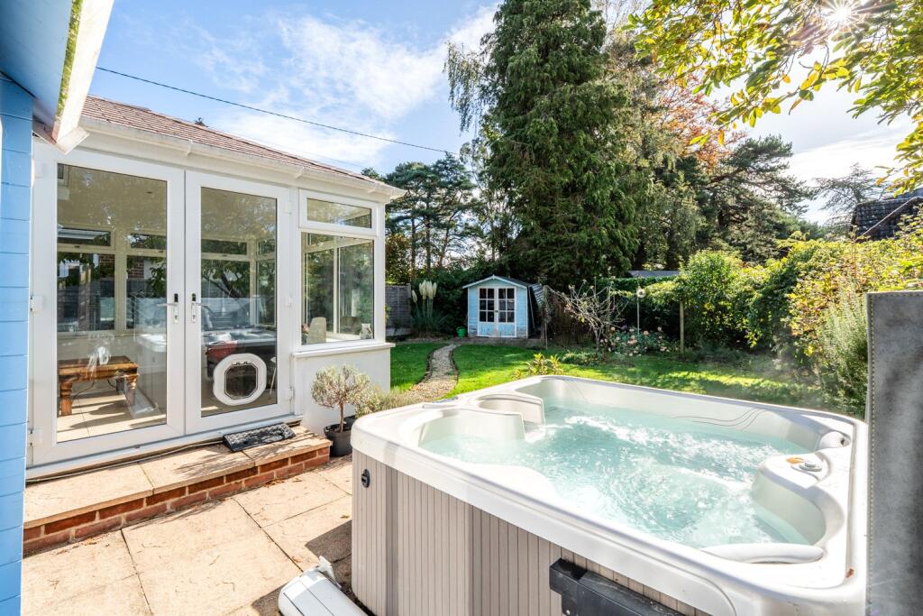 Garden + Hot Tub