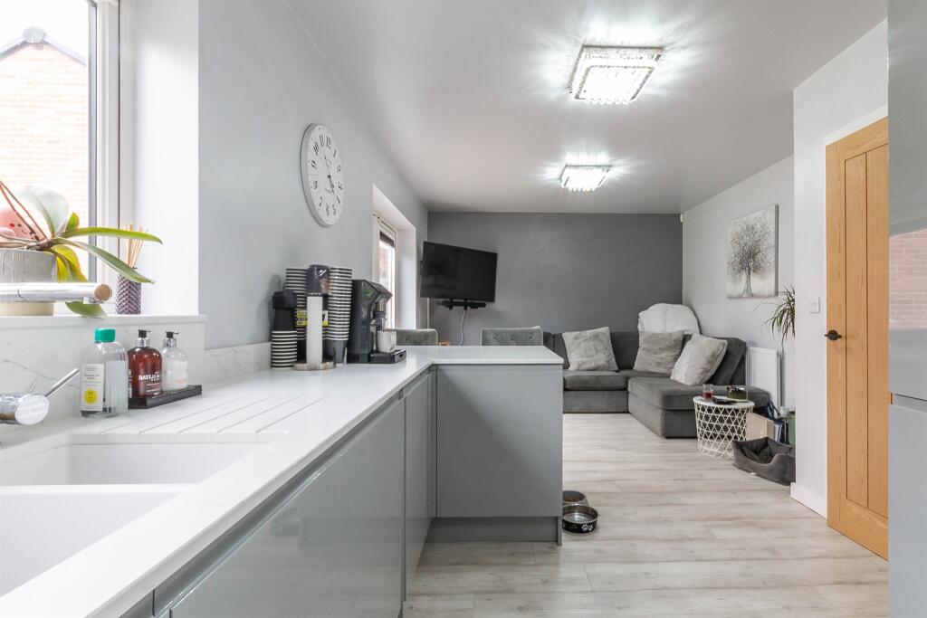 Kitchen Family Room
