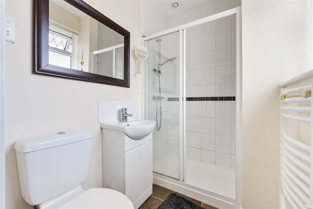 GREENHAYES AVENUE, 90 - 9.jpg