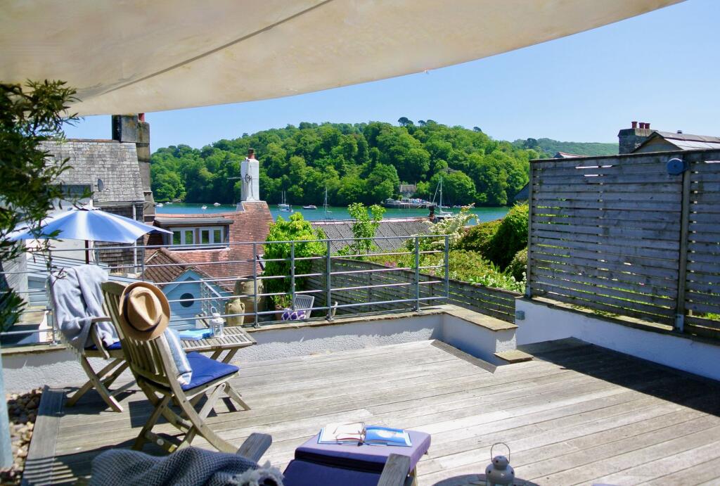 Berry Cottage, Outside Terrace, Dittisham