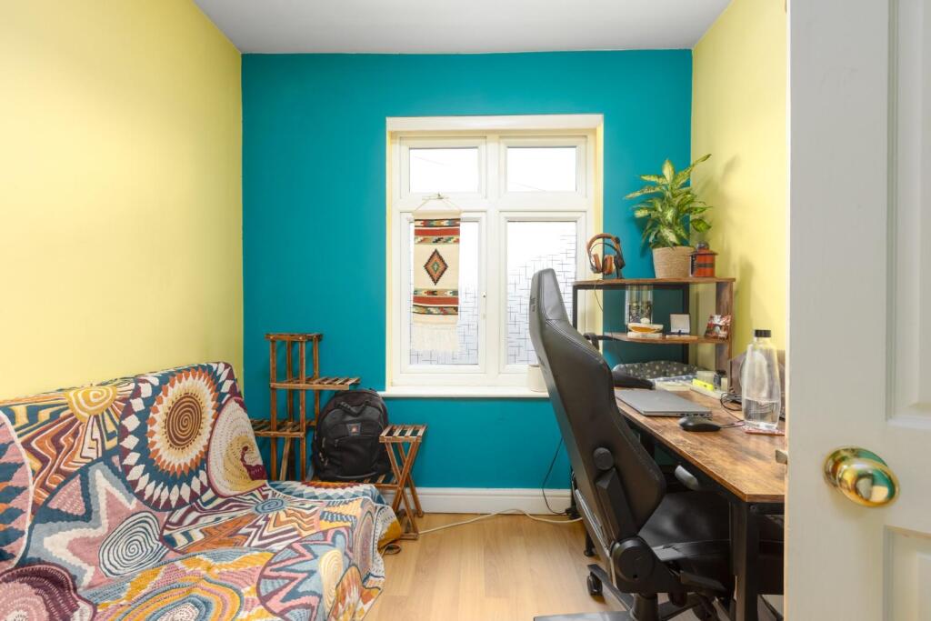 15 Guernsey Avenue, BS4-3.jpg