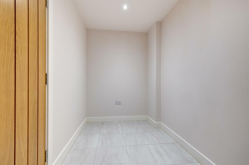 Hall Farm Close, Packington