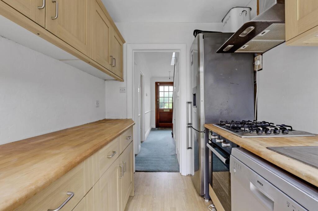 12-54e4JHPropWorld - 7 Mylis Close - 20.jpg