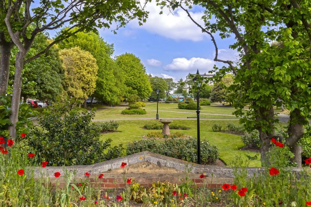 Adelaide Crescent_35.jpg