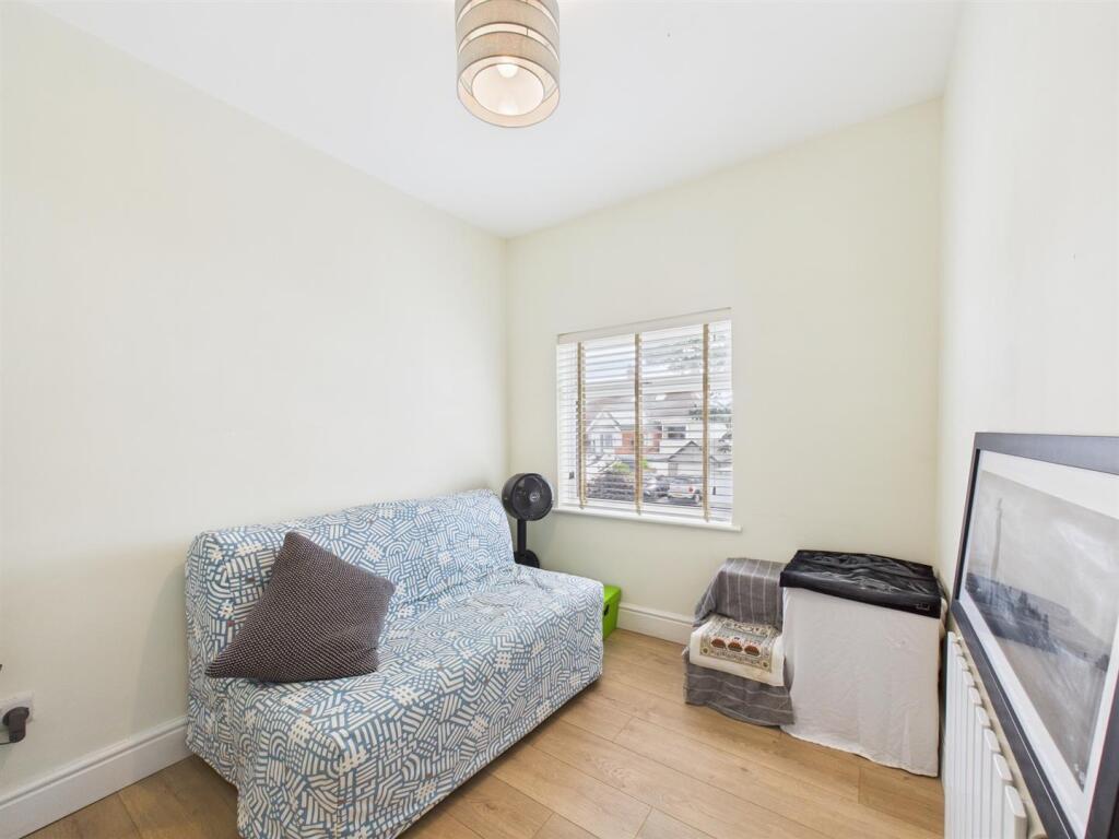 Bedroom: