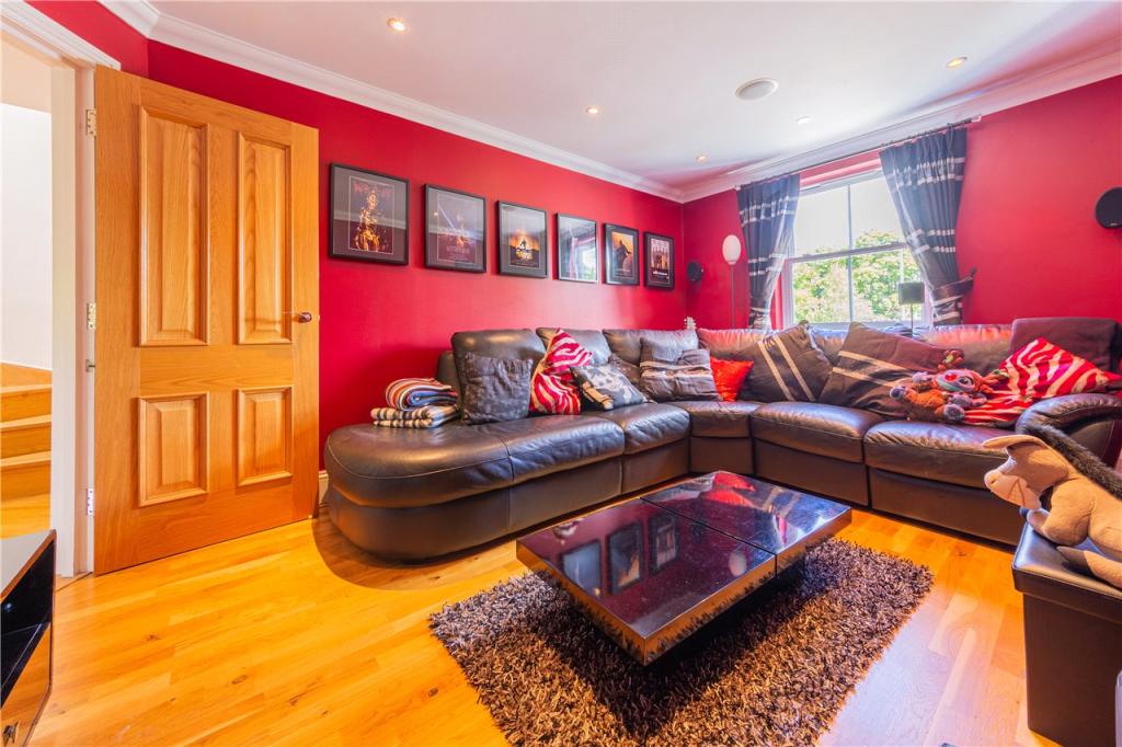 Tv/Cinema Room