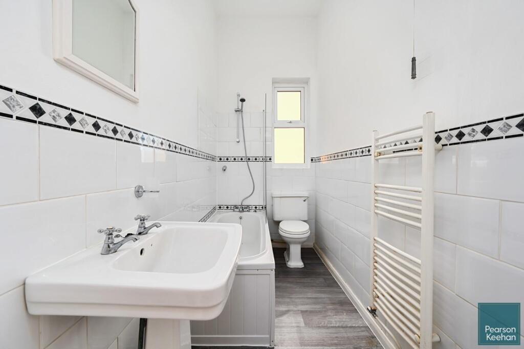 Flt 2, Westbourne Villas, BN3 (10).jpg