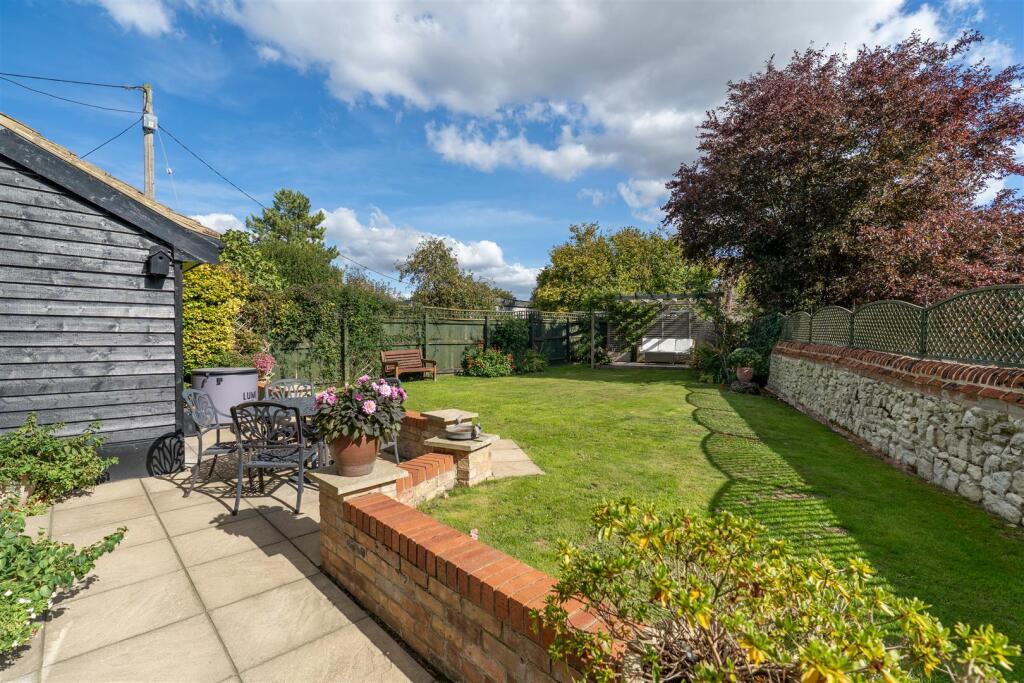 8 Isleham rd, Fordham-08129.jpg