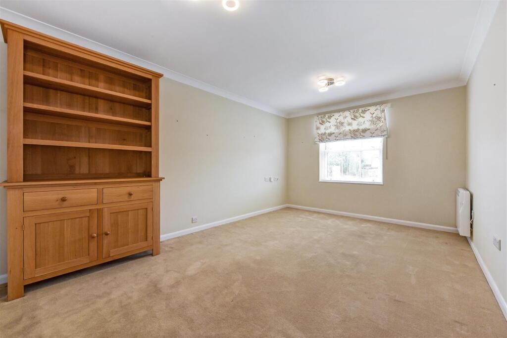 Sitting/Dining Room
