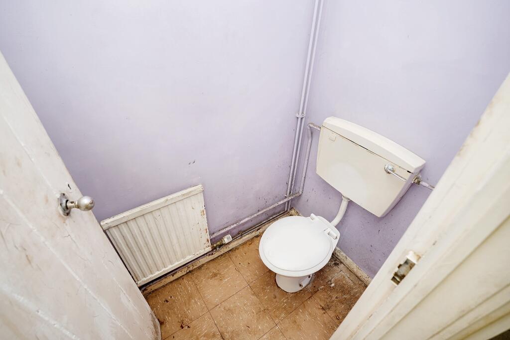 82 Woodlands Road, Chippenham, Wiltshire, SN14 0HG