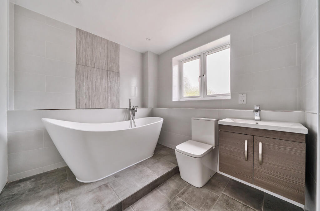 -68503aa3078a8-l-1303463-17-684c5a2225f69