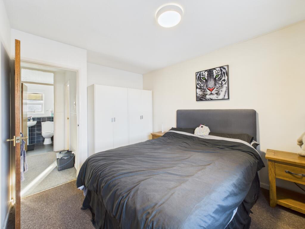 CAM02023G0-PR0186-STILL014