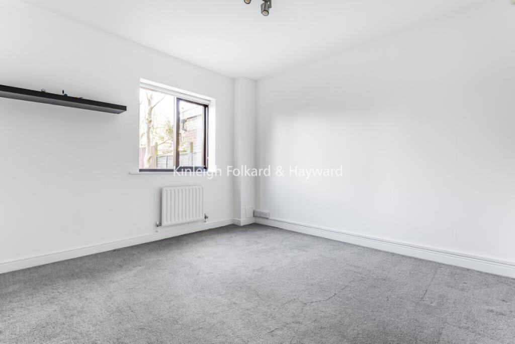 e5932b47-75cc-4fd2-b