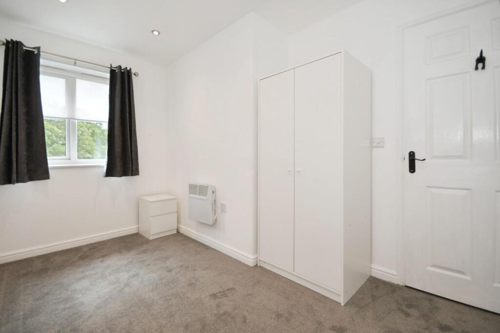 BEDROOM 2 02.jpg